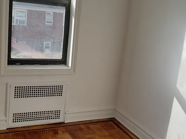 2245 E 19th St #D7 — Photo 14