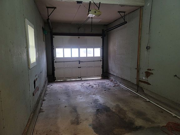 4th image of 2109 S Parkwood Ln