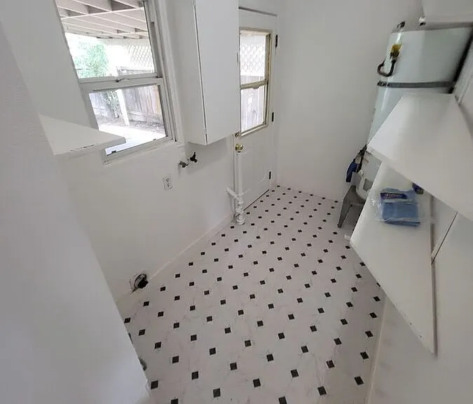 555 W Whittier Ave — Photo 18