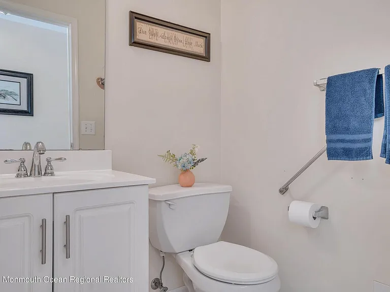 732 3rd Ave — Photo 20