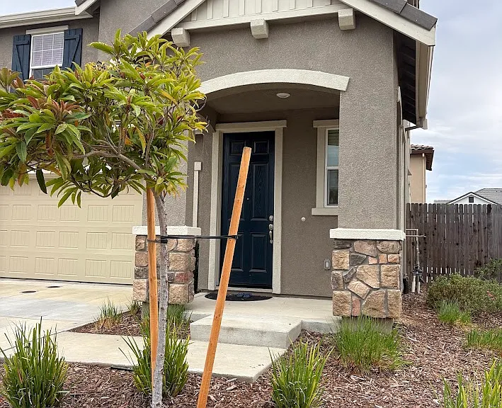 4221 Emerald Gate Ln — Photo 2