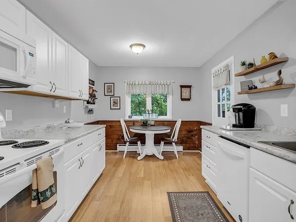 25 Academy St, Winchendon, MA 01475