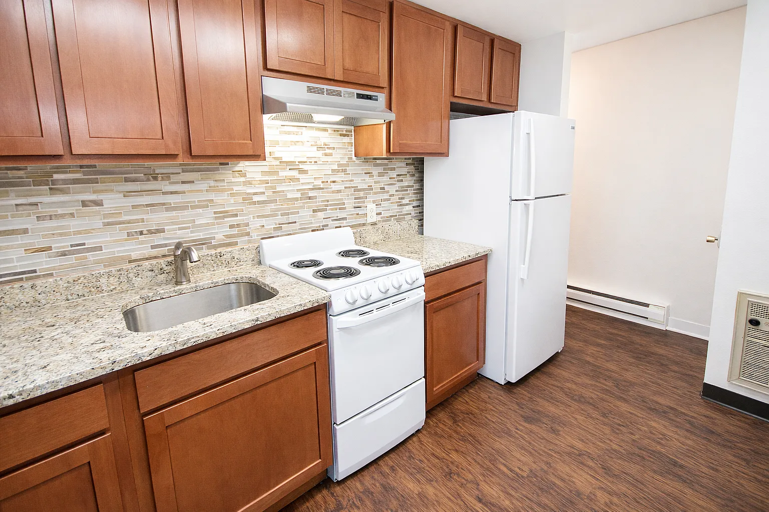 2 bed, 607 sqft, $1,599 — Photo 4