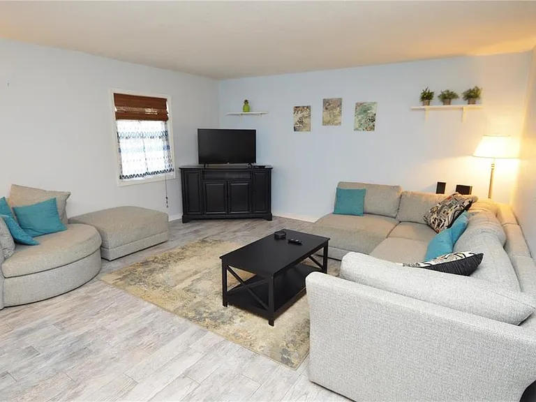 3873 Pompano Dr SE #B — Photo 16