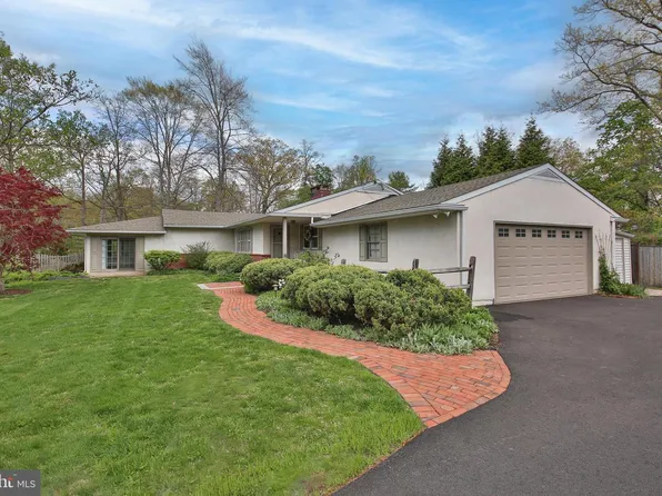 95 Springs Dr, Doylestown, PA 18901