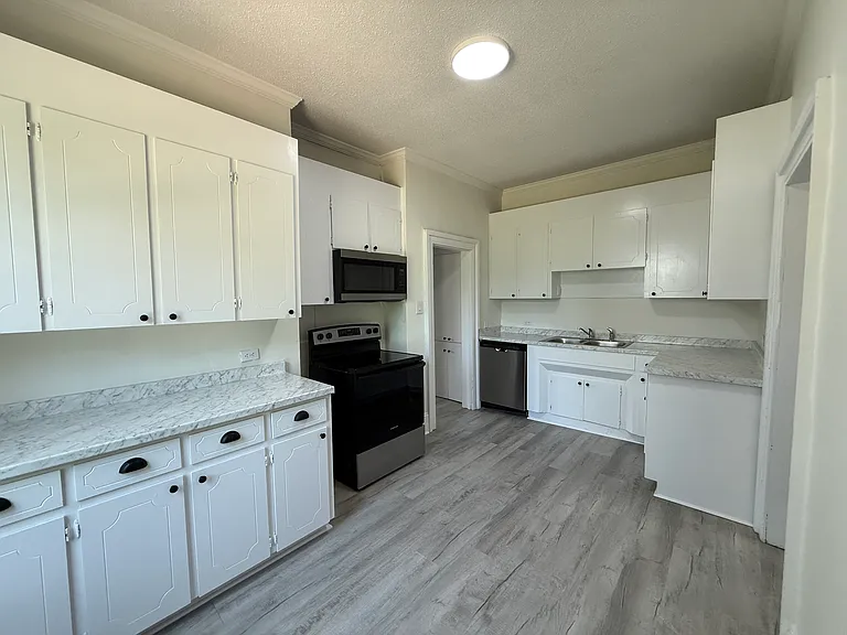 446 Stanley Ave — Photo 10