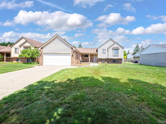 3rd image of 3703 Alderdale Dr