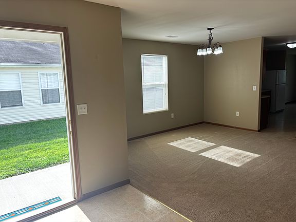 4th image of 1409 Autumn Lakes Ln
