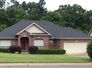 12 Legends Dr, Little Rock, AR 72210