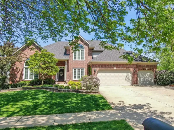 707 Lindholm Ct, Naperville, IL 60565