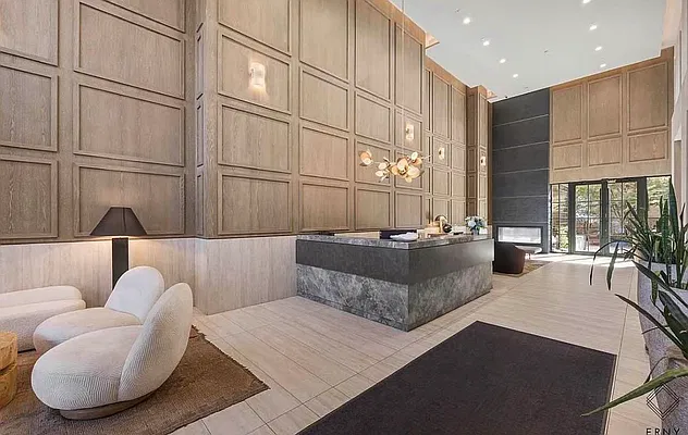 Entry / hallway, photo 1