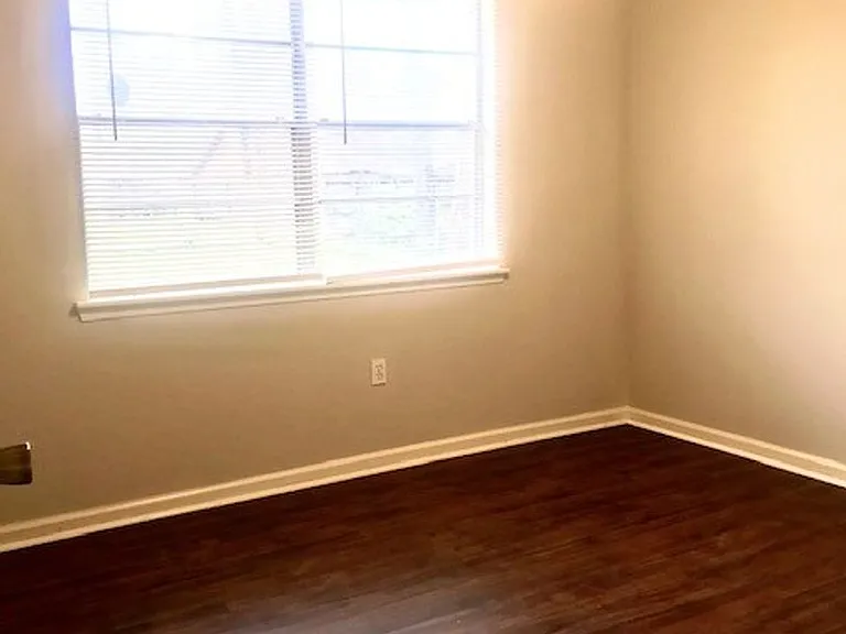 15343 Monica Ave — Photo 9