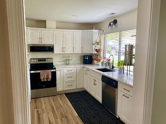Kitchen view from foyer