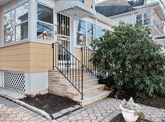 2nd image of 36 Westcott St