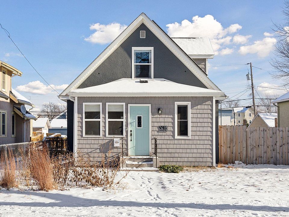 1st image of 2618 Queen Ave N