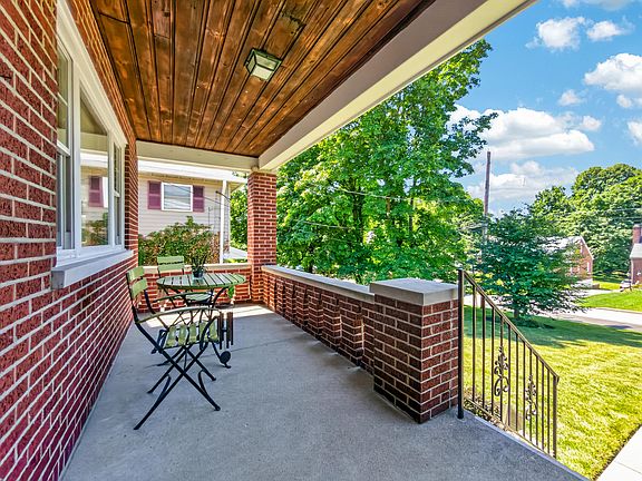 4th image of 36 Price Ave