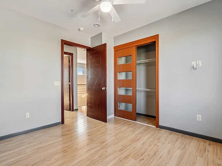 1805 N 51st St #307 — Photo 3