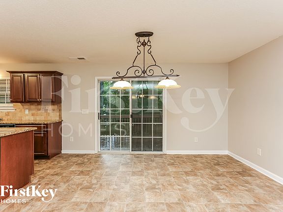5th image of 341 Hill Crest Cir