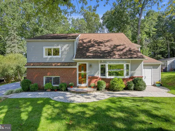 28 Sunset Dr, Paoli, PA 19301