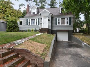 317 Oaklawn Ave, Cranston, RI 02920