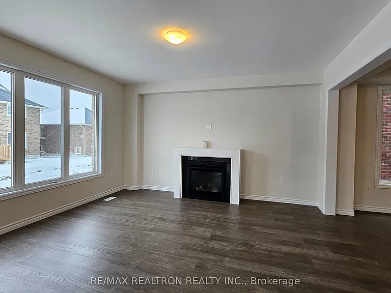 16 York Dr — Photo 6
