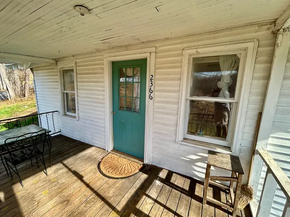 2366 Old Henson Cove Rd, Canton, NC 28716