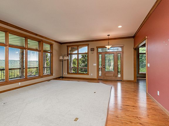 3rd image of 2442 Center Rd