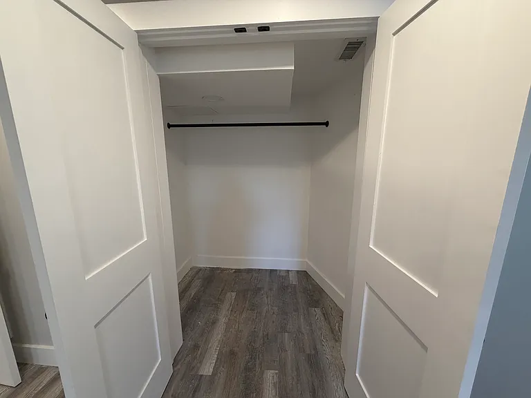 90 Winthrop Shore Dr #1B — Photo 9