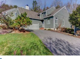 15 Horseshoe Ln, Newtown Square, PA 19073