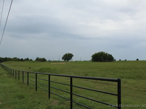 2305 NE 1st St, Pryor, OK 74361