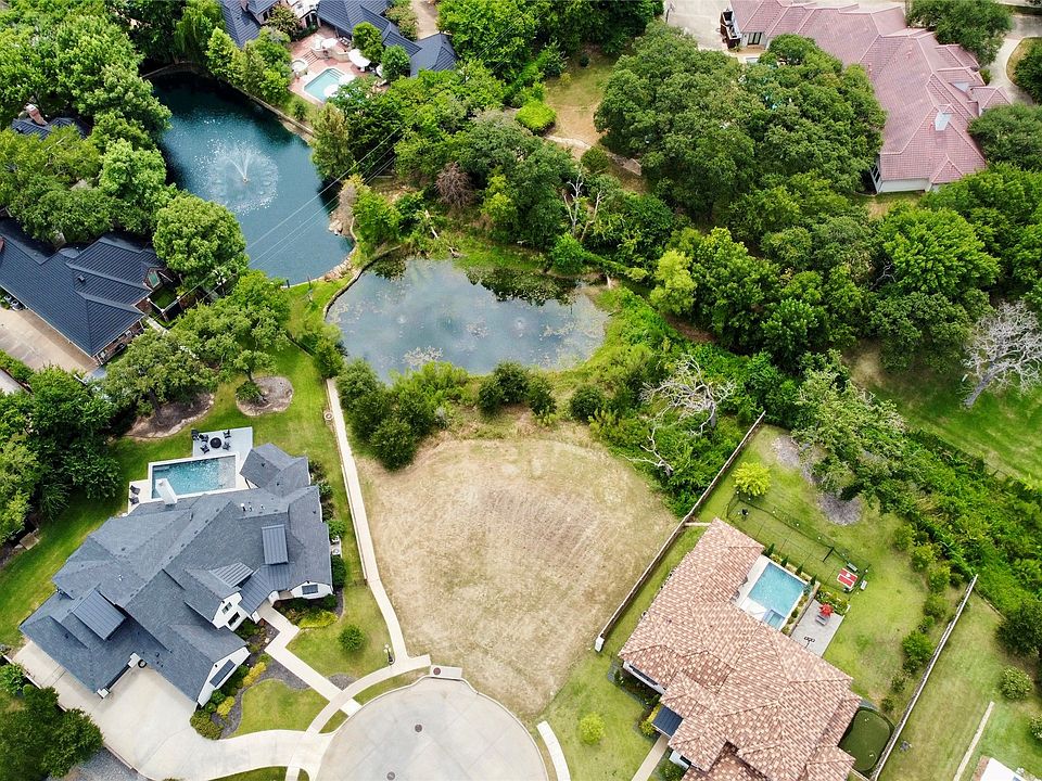 2nd image of 4812 Carmel Pl