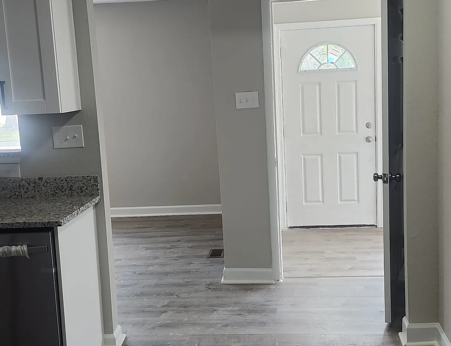 4 bed, 1521 sqft, $2,350 — Photo 2