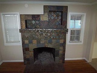 3rd image of 1828 W Elmwood Ave