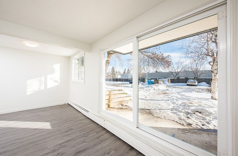 Edmonton Apartment for rent - 2 Bedrooms — photo 12