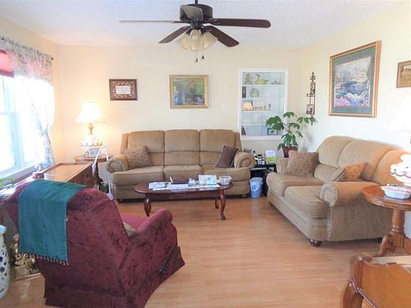 2nd image of 122 Mariva St