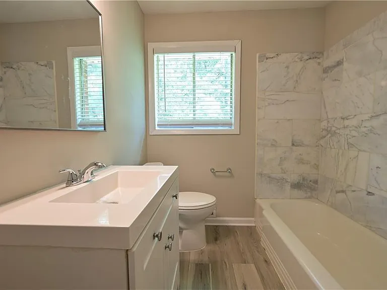 2075 Claude St NW — Photo 8