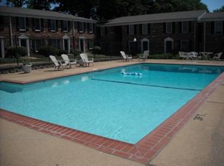 7483 Ahern Ct, University City, MO