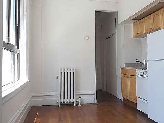 5th image of 300 W 49th St APT 802