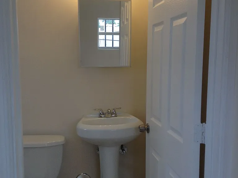 223 NW 12th St #4 — Photo 5