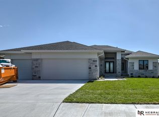 1733 S 221st St, Elkhorn, NE 68022