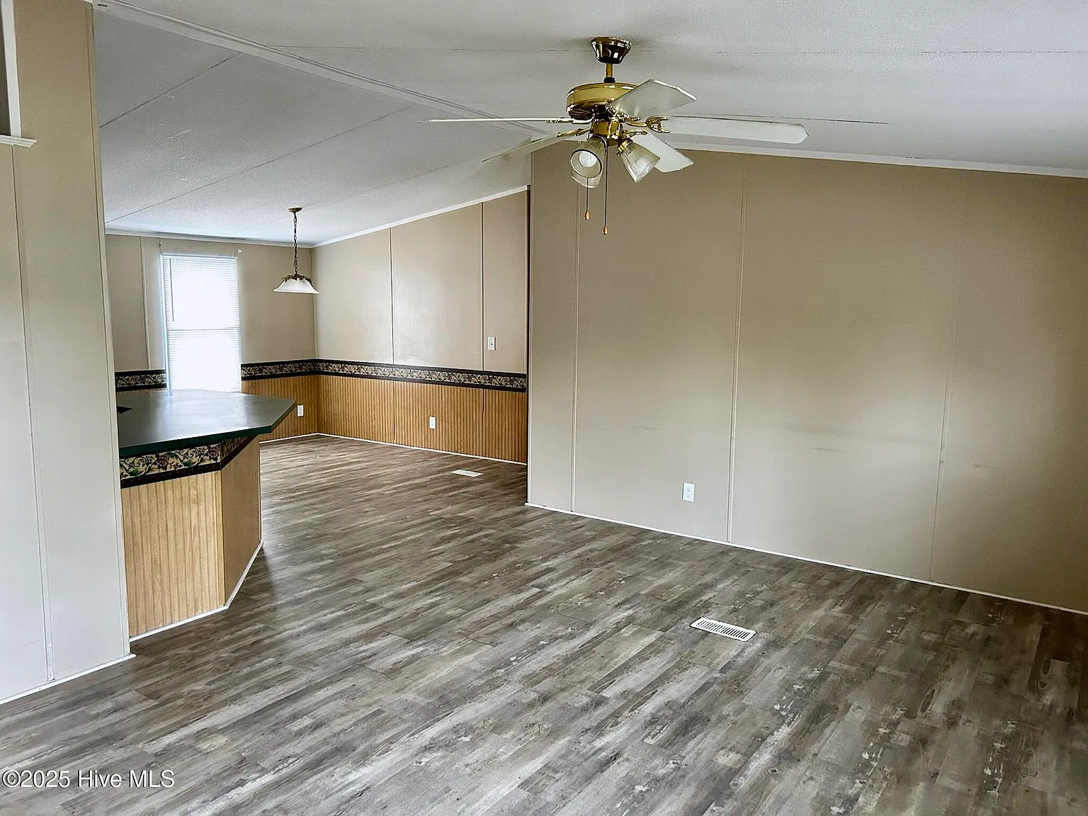 4 bed, 2.0 bath, $1,600 — Photo 3