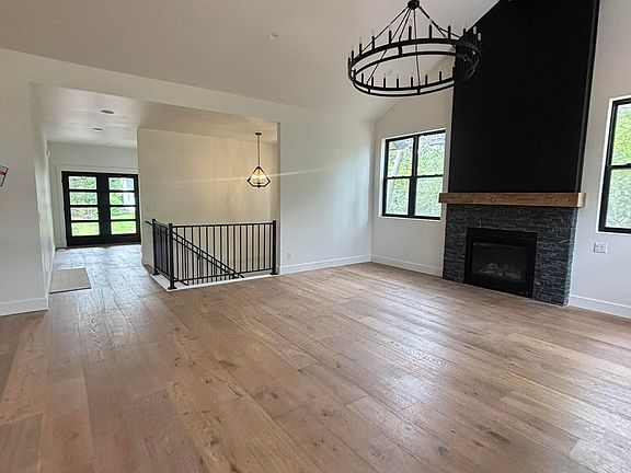3rd image of 3245 Midland Dr SE