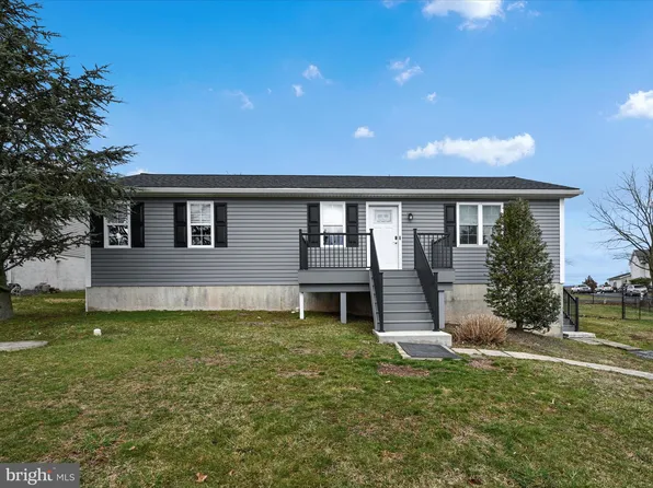 1085 Indian Dr, Auburn, PA 17922