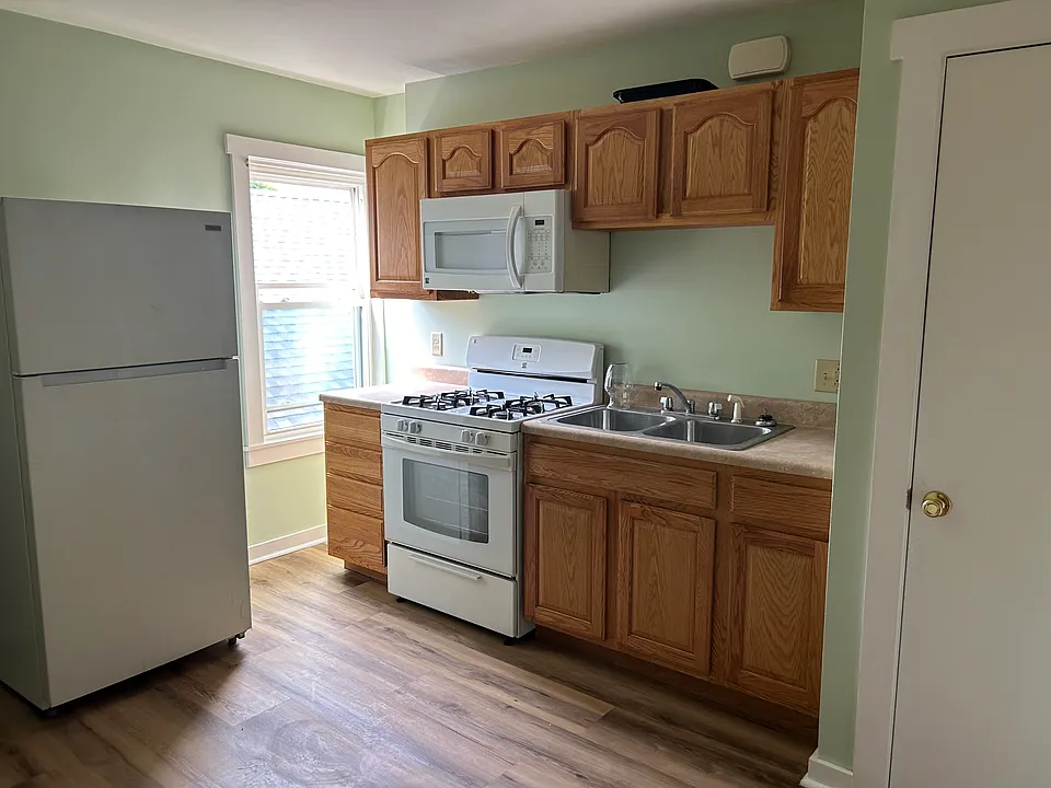 13 Spring St #52