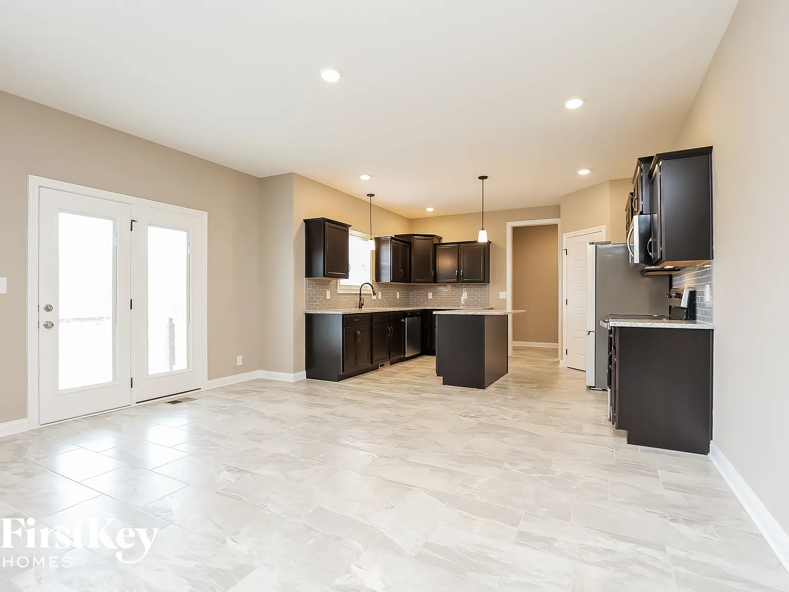 4 bed, 2.5 bath, 2347 sqft, $2,100 — Photo 4