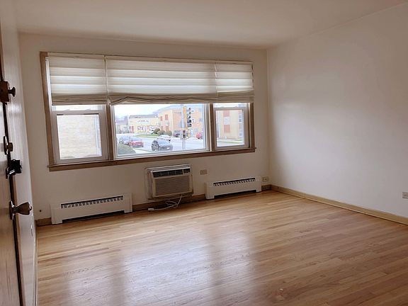 3rd image of 4385 N Oak Park Ave #1-A