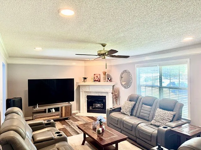 1626 Lagenia Ct — Photo 3