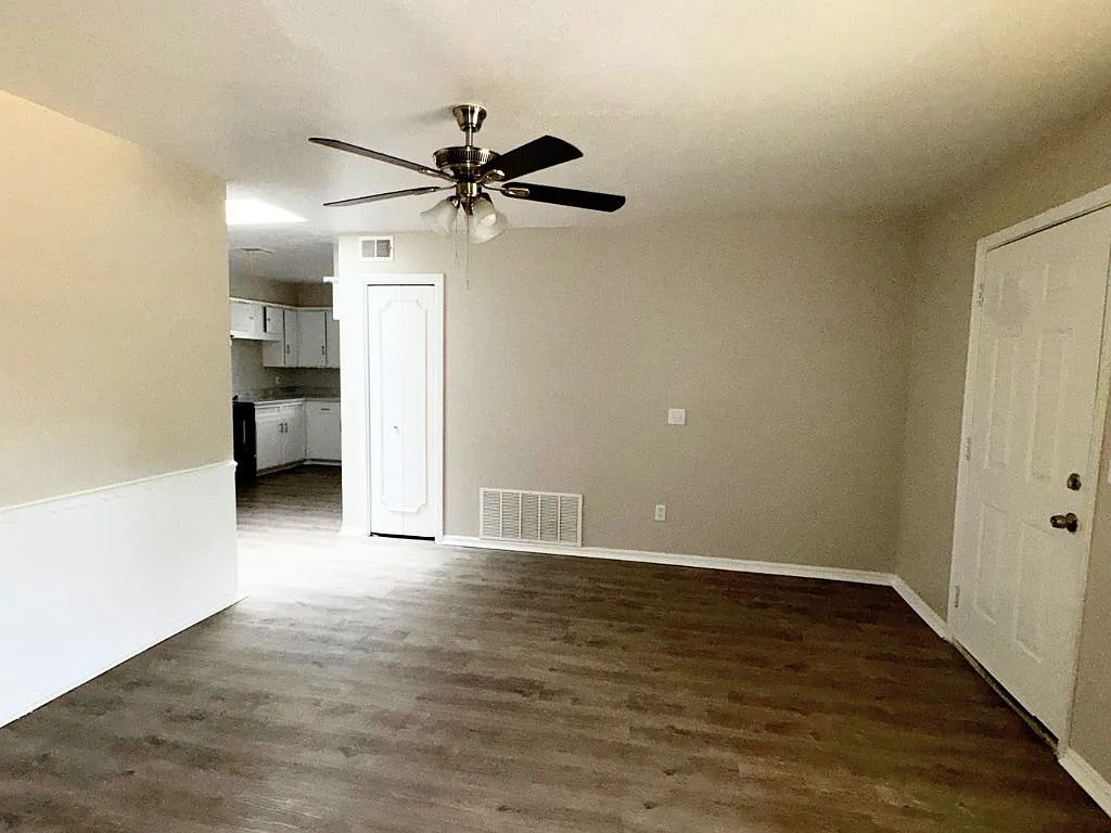 7808 Northwest 6th St. Oklahoma City OK 73127 — Photo 3