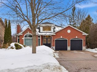 813 Primrose Ct, Pickering, ON L1X 2S8