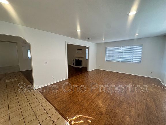 4th image of 1731 Damon St